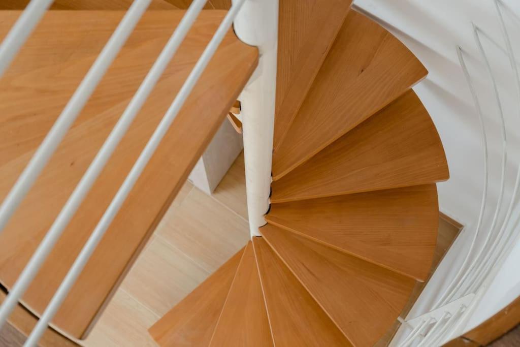 Modern Two Level Apartment In The Heart Of アテネ エクステリア 写真